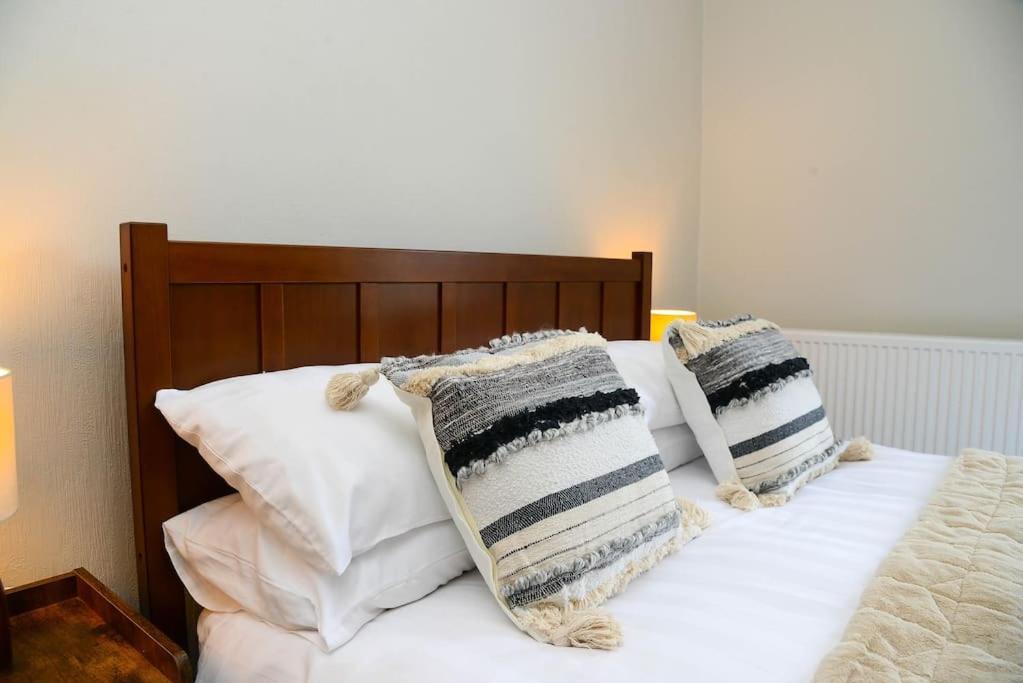 Delightful 2 Bed Town Centre House, Sleeps 4 Apartment Barnsley Ngoại thất bức ảnh