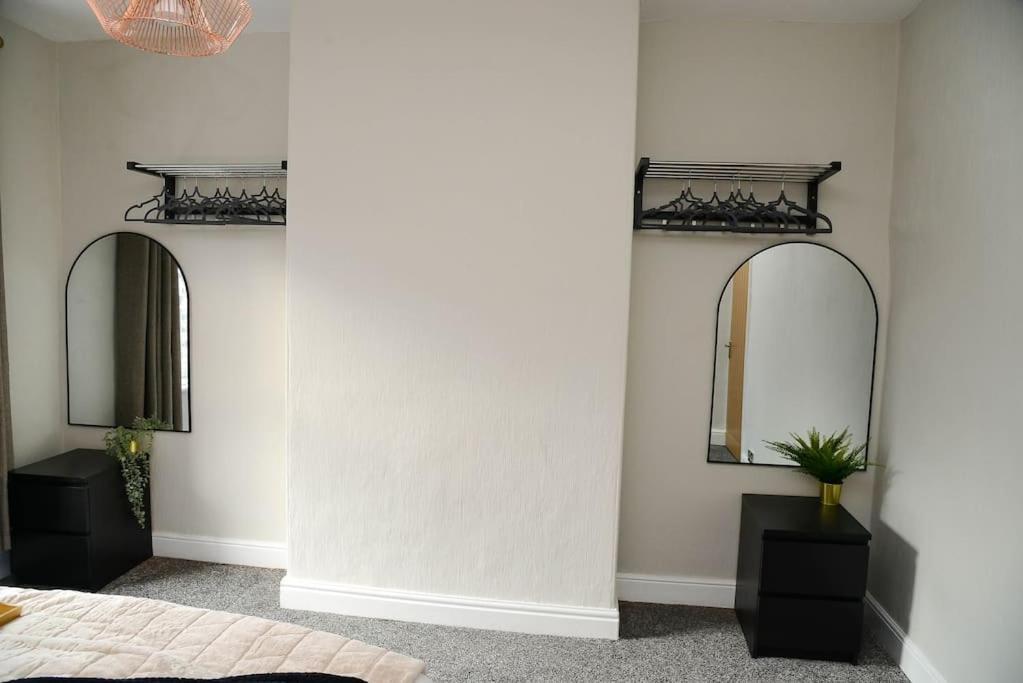 Delightful 2 Bed Town Centre House, Sleeps 4 Apartment Barnsley Ngoại thất bức ảnh